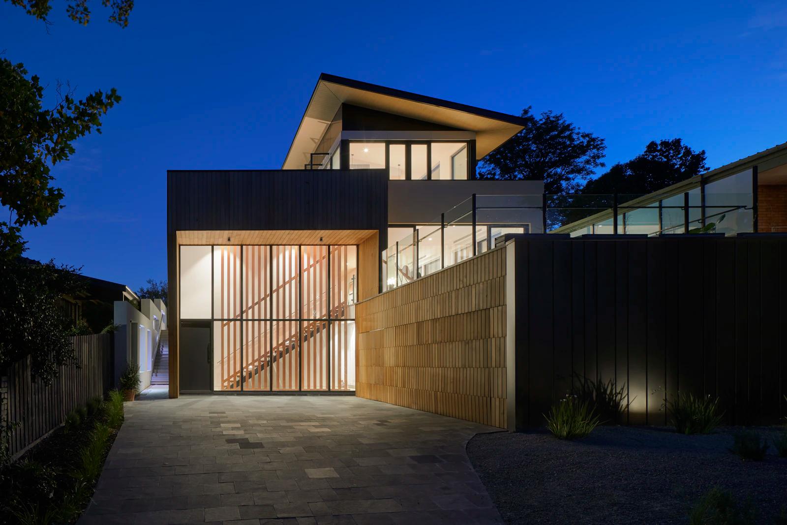 Panoramic Waterfront Residence